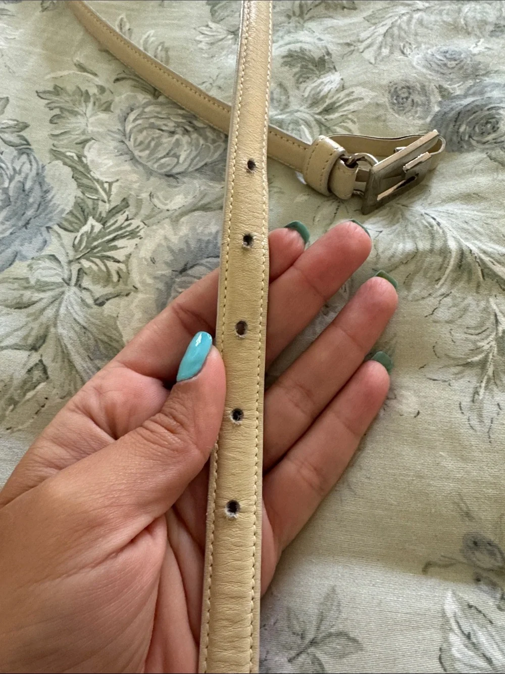 Gucci Cream Leather Belt with Silver G Buckle